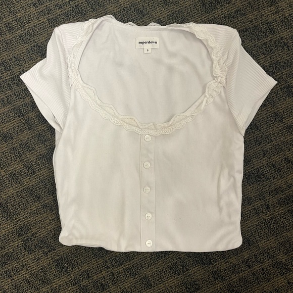 superdown Amalia Button Front Crop Top in White, Size S - Picture 2 of 2